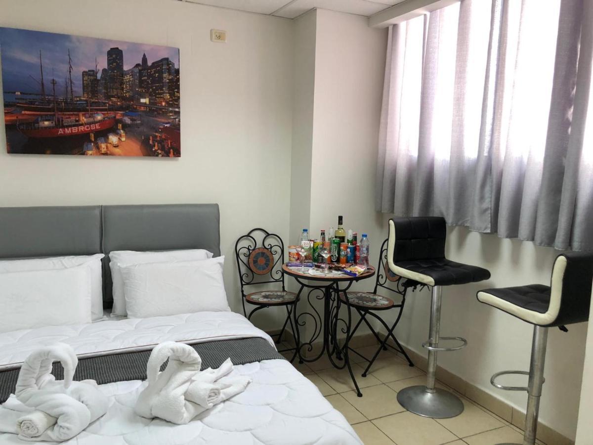 בת ים Sea Line Hotel From R&A Group מראה חיצוני תמונה