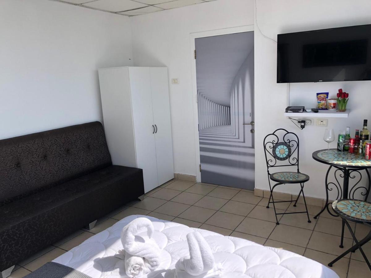 בת ים Sea Line Hotel From R&A Group מראה חיצוני תמונה