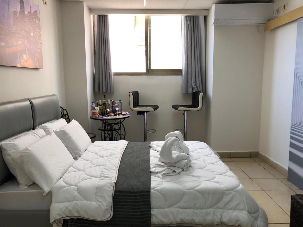 בת ים Sea Line Hotel From R&A Group מראה חיצוני תמונה